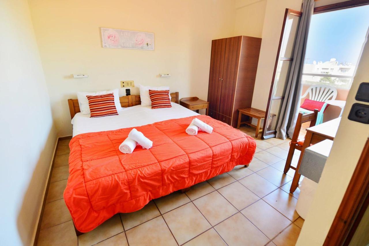 Vergas Hotel Malia Esterno foto